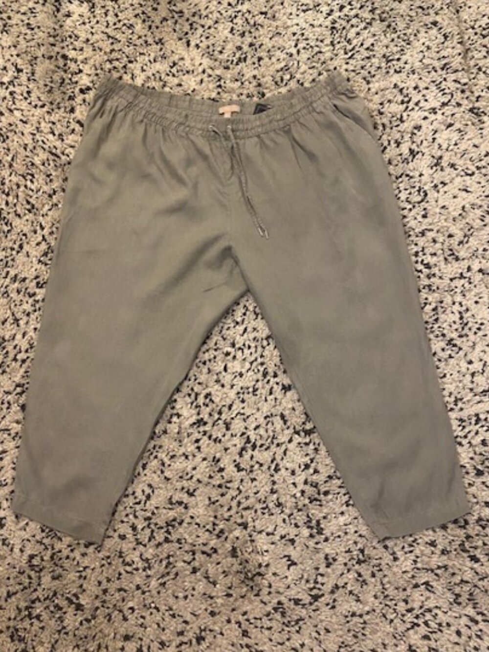 H&M 100% Linen Cropped Pants Olive Green 4XL Drawstring.